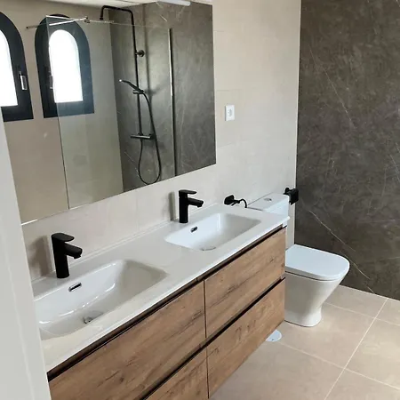 Feriehus Luxury 3-bed Townhouse With Pool, El Paraiso Marbella Estepona