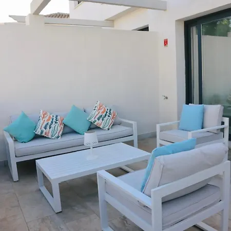 Feriehus Luxury 3-bed Townhouse With Pool, El Paraiso Marbella
