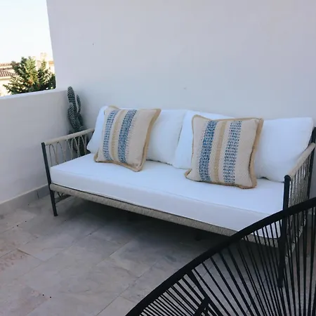 Luxury 3-bed Townhouse With Pool, El Paraiso Marbella Feriehus Estepona
