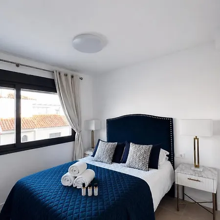 Feriehus Luxury 3-bed Townhouse With Pool, El Paraiso Marbella *