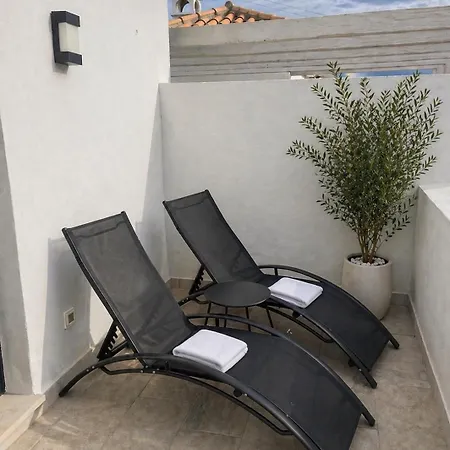 Luxury 3-bed Townhouse With Pool, El Paraiso Marbella Feriehus